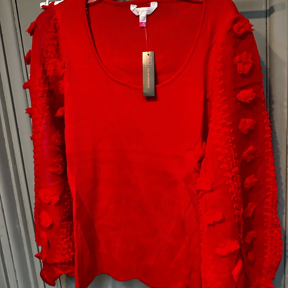 Beautiful red ❤️ dressy top sz 4x NWT
~ also have a black one posted!! 🖤